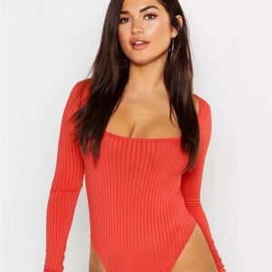 boohoo square neck longsleeve ribbed bodysuit in color rust size 4